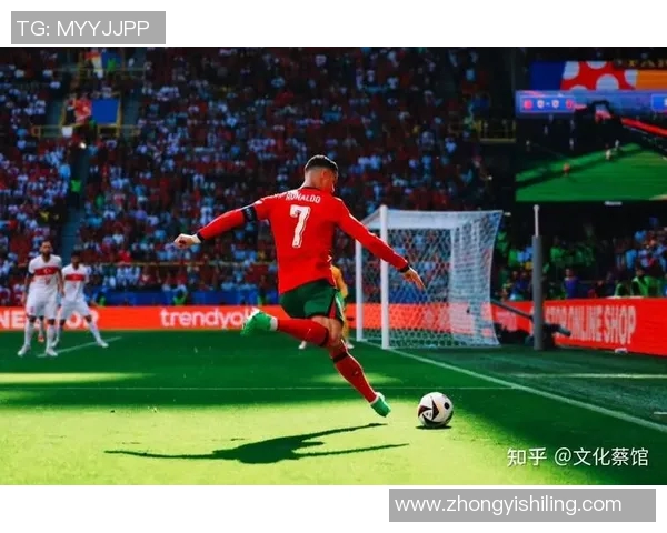 绰号大帝的足球明星如何在绿茵场上书写传奇人生与辉煌成就